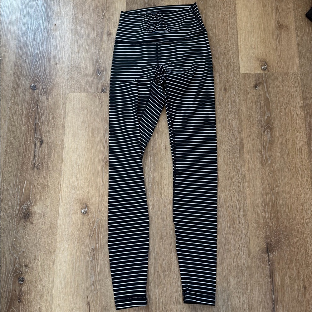 Lululemon wunder under leggings size 4